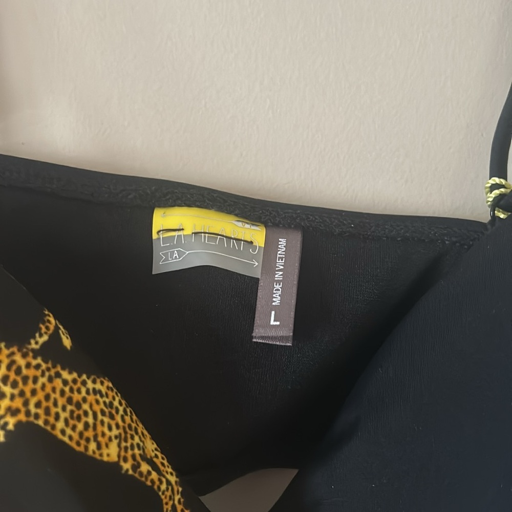 La Hearts bikini top NWT - Picture 2 of 4